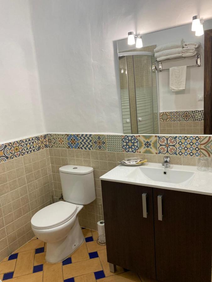 Apartamentos Turisticos - Hostal Los Alisos Aliseda Eksteriør bilde