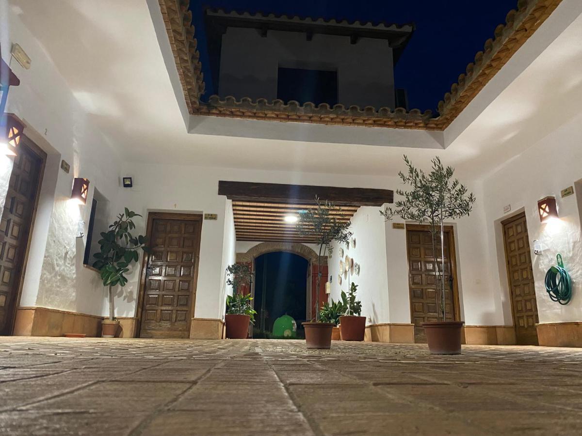 Apartamentos Turisticos - Hostal Los Alisos Aliseda Eksteriør bilde