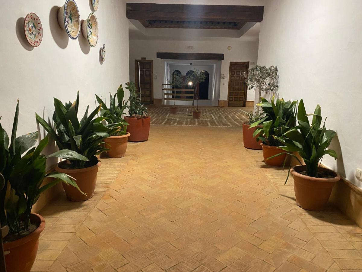 Apartamentos Turisticos - Hostal Los Alisos Aliseda Eksteriør bilde