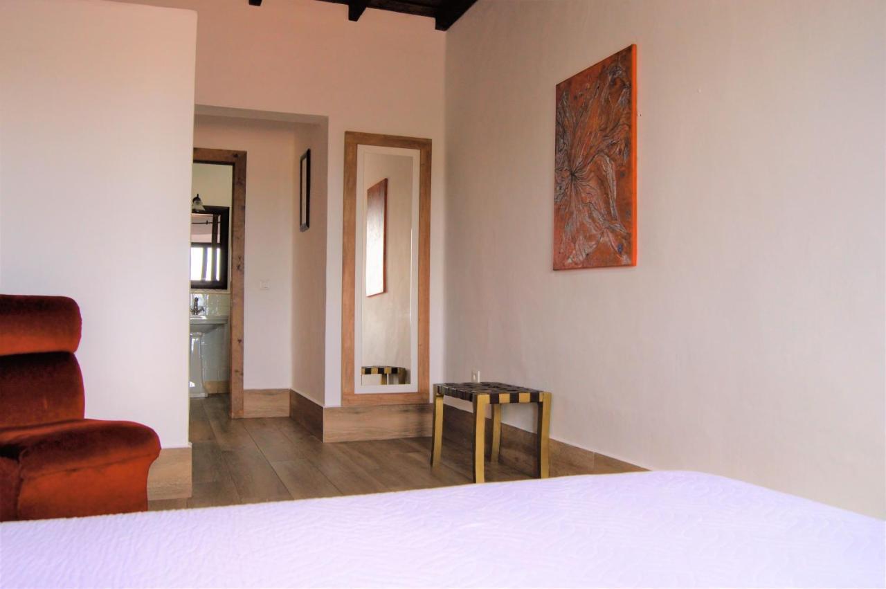 Apartamentos Turisticos - Hostal Los Alisos Aliseda Eksteriør bilde